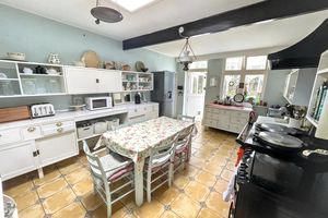 2a Preston Park Avenue